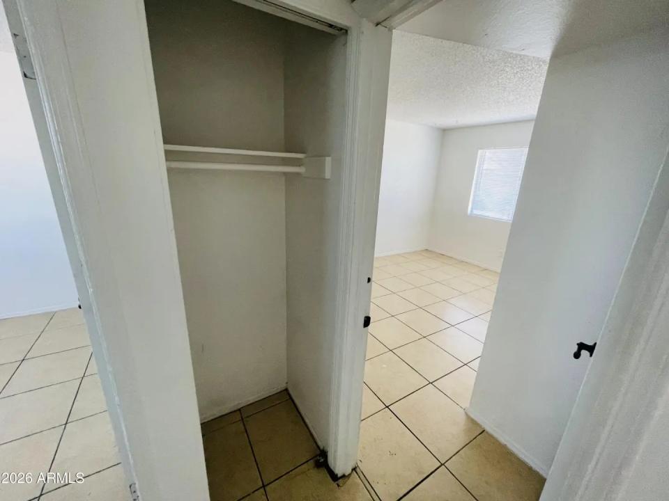 Real Estate Picture 8