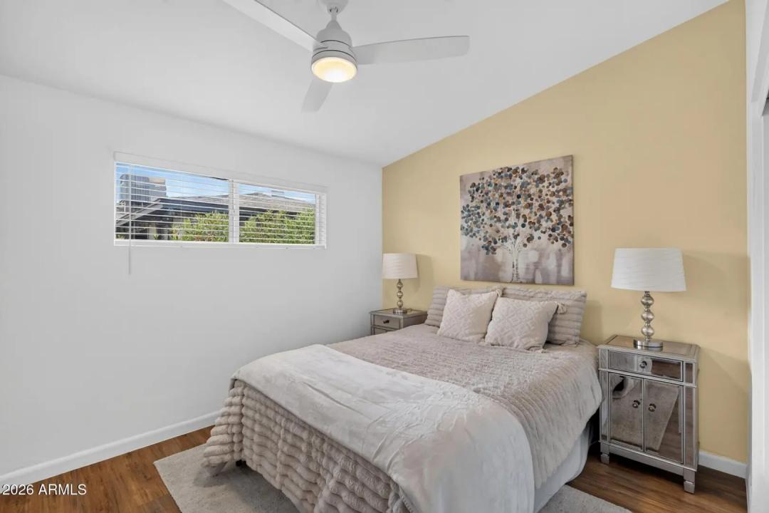 Real Estate Picture 22