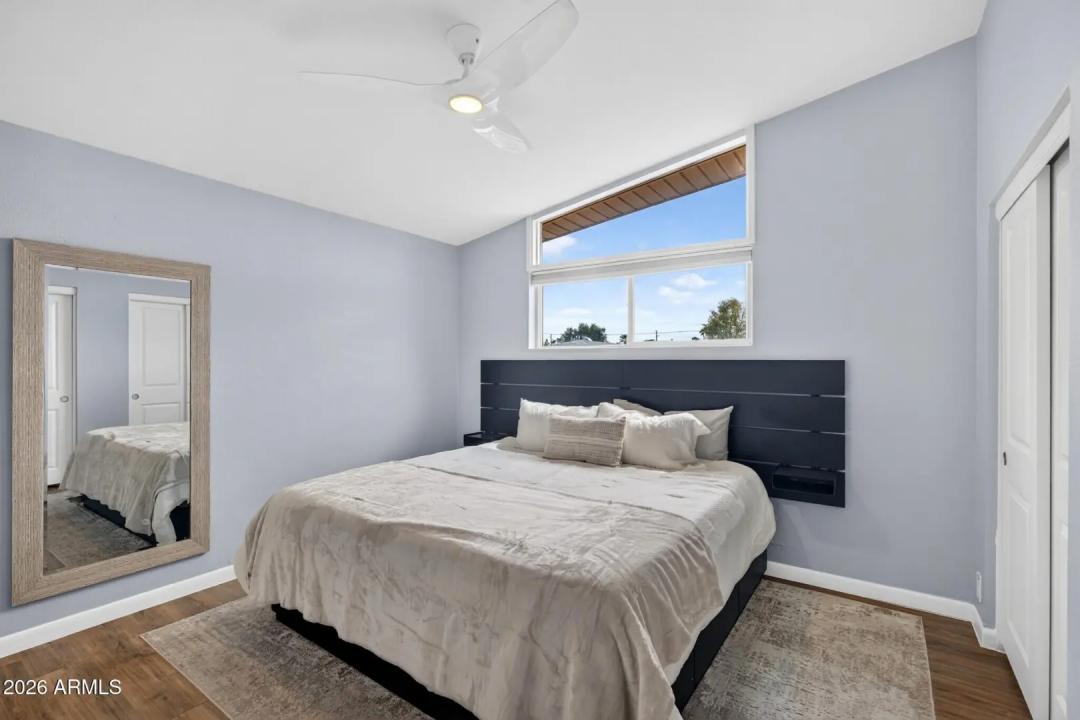 Real Estate Picture 16
