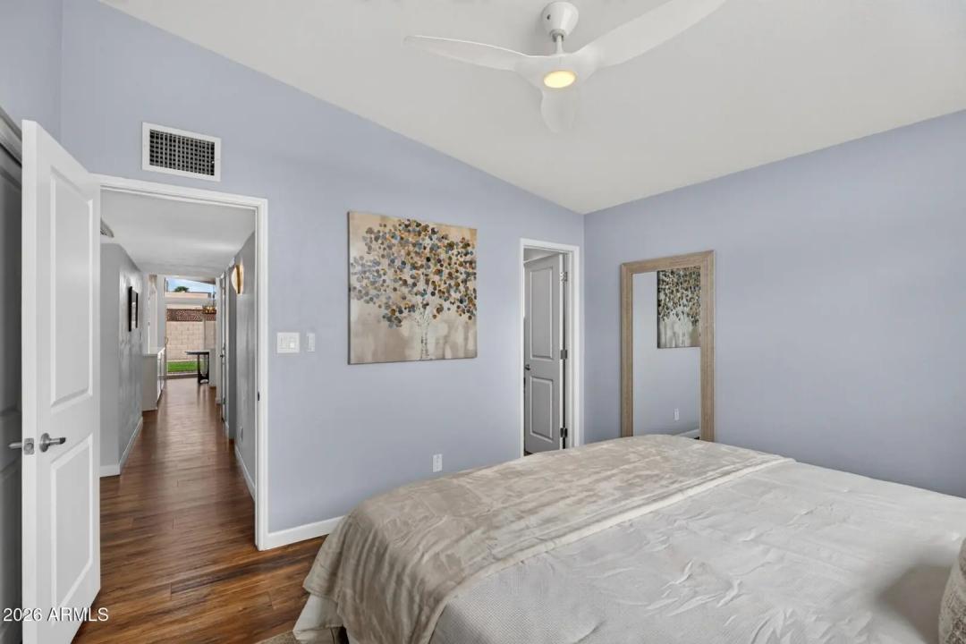 Real Estate Picture 18