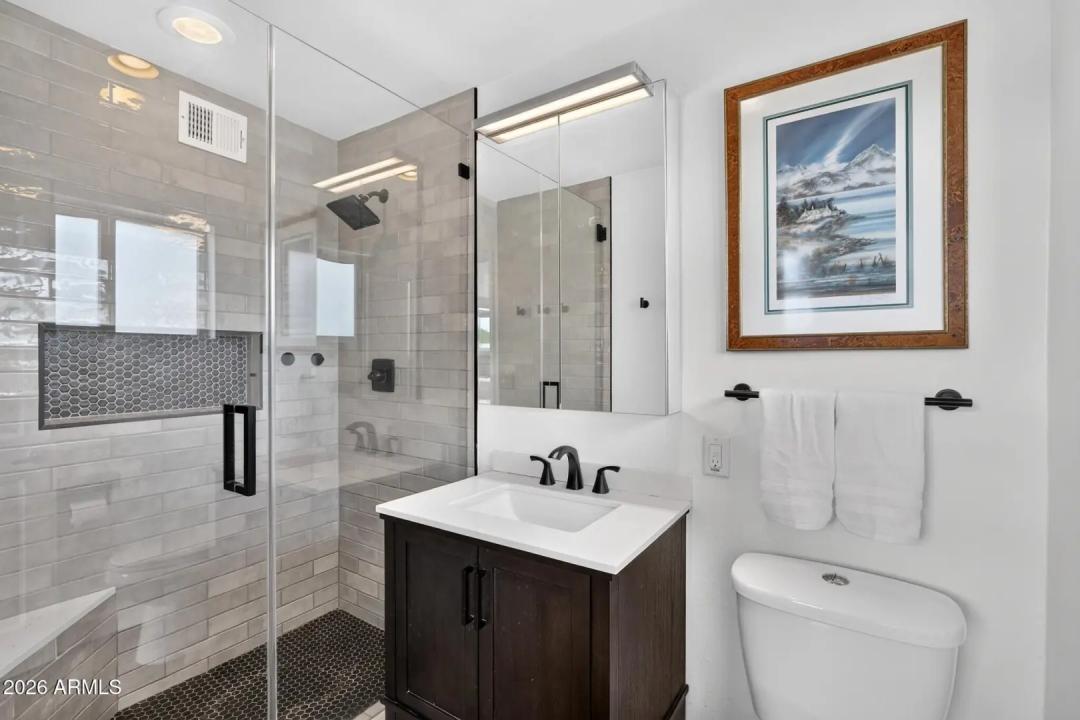 Real Estate Picture 20