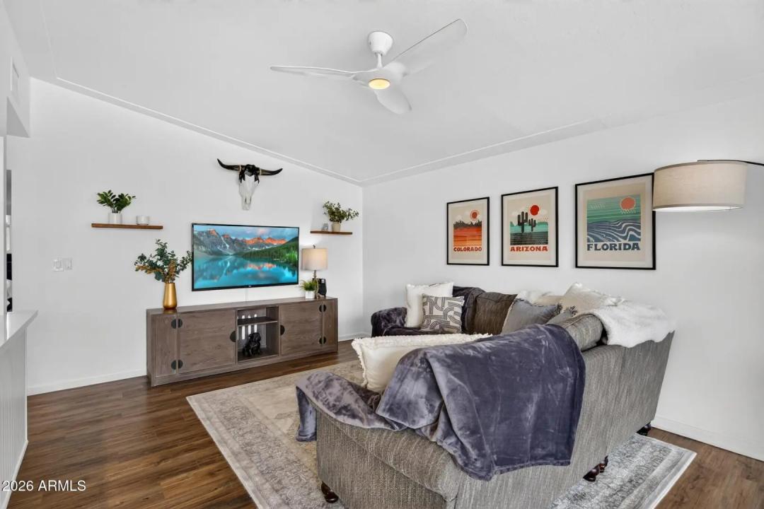 Real Estate Picture 5
