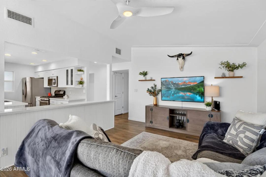 Real Estate Picture 6