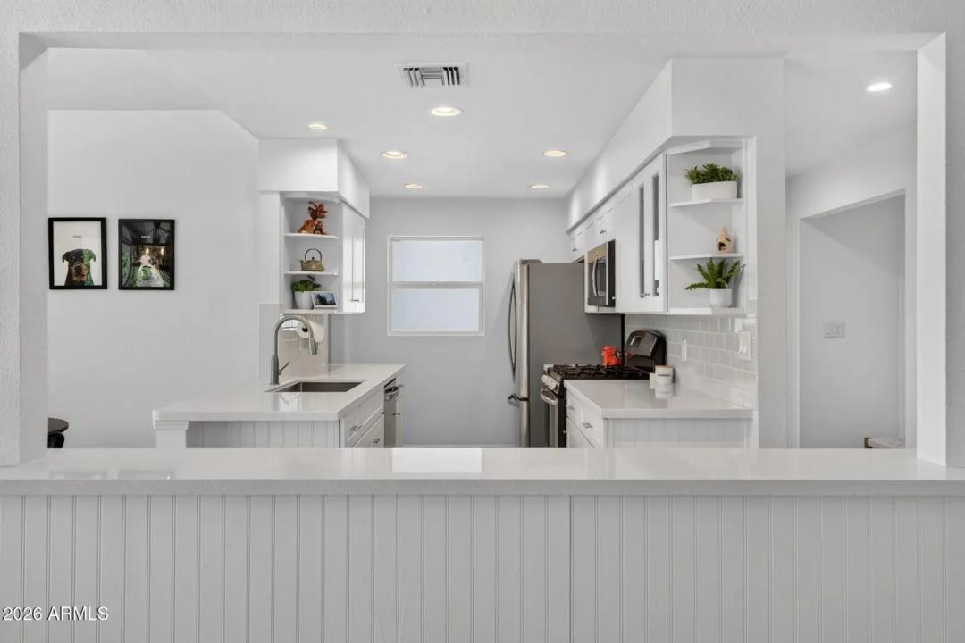 Real Estate Picture 15