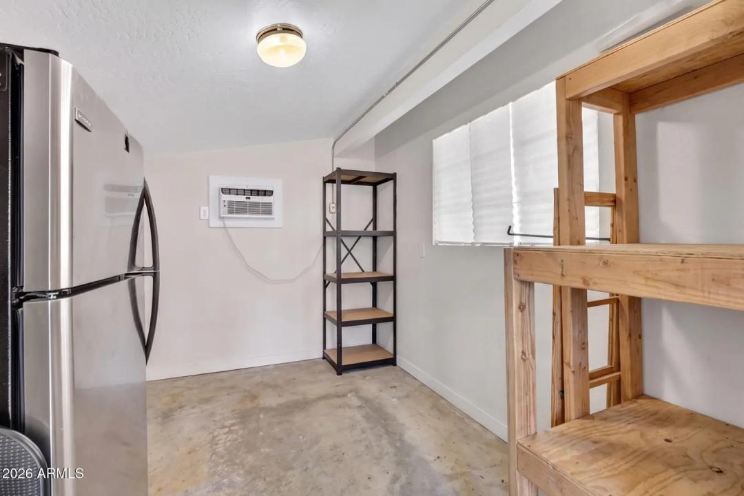 Real Estate Picture 28