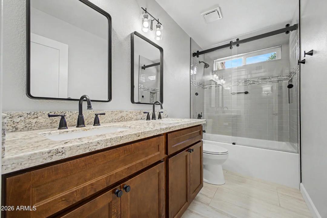 Real Estate Picture 13