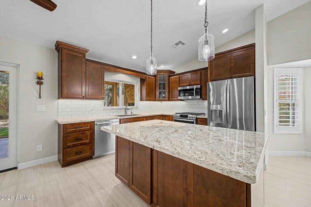 Real Estate Picture 8