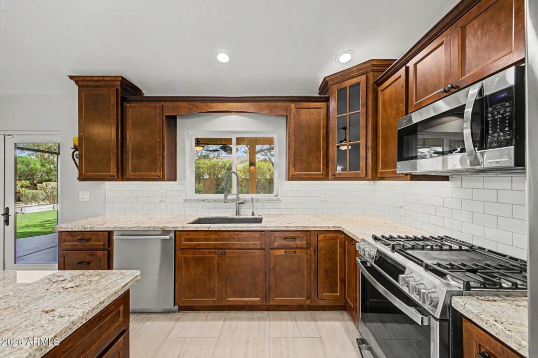 Real Estate Picture 6