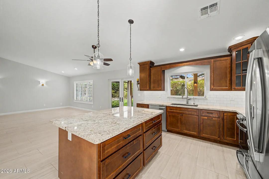 Real Estate Picture 7