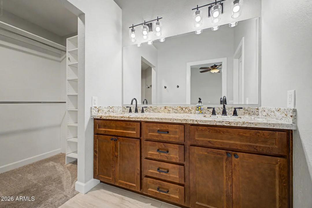 Real Estate Picture 11