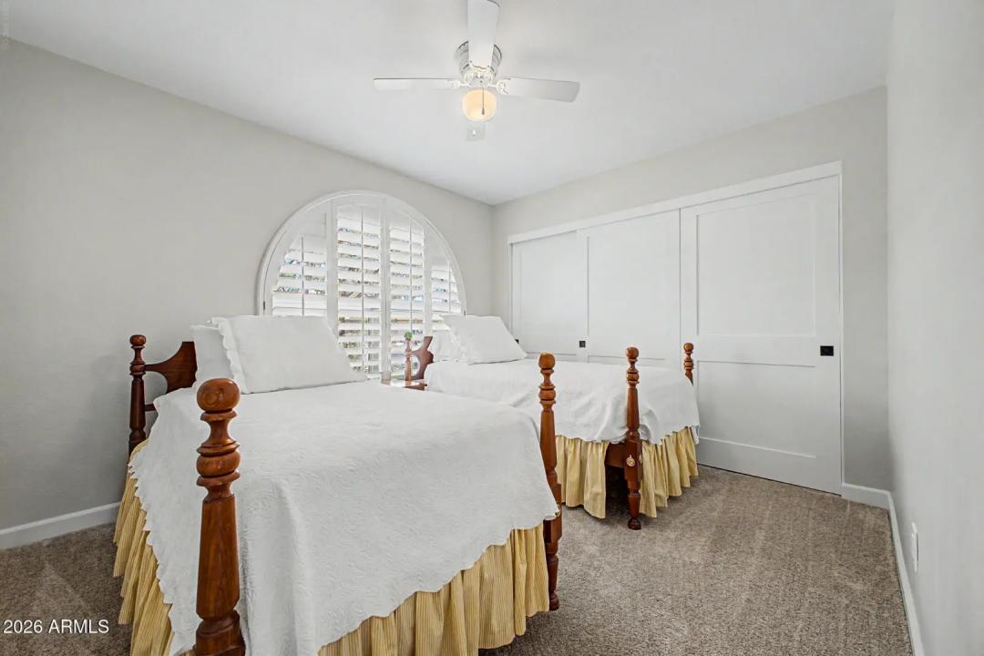 Real Estate Picture 14