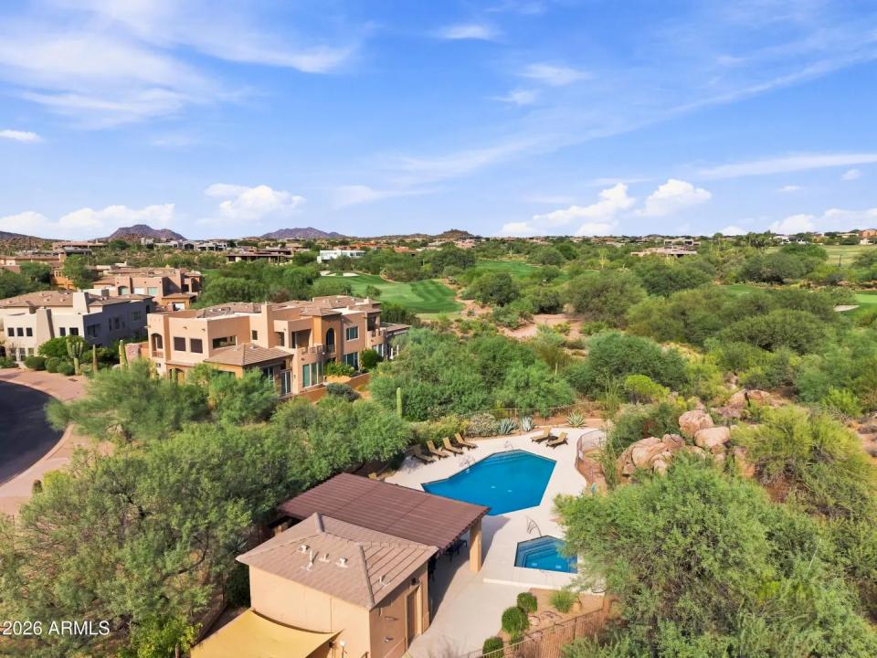 Real Estate Picture 40