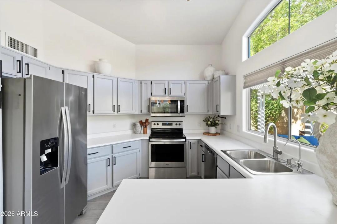 Real Estate Picture 10