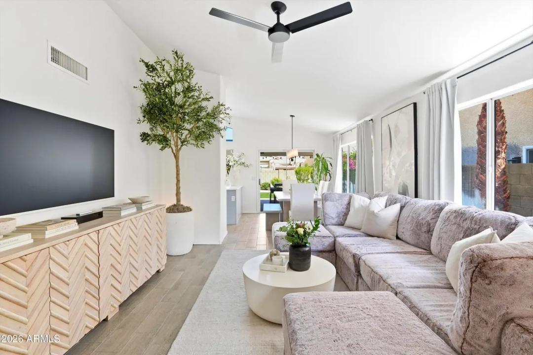 Real Estate Picture 7