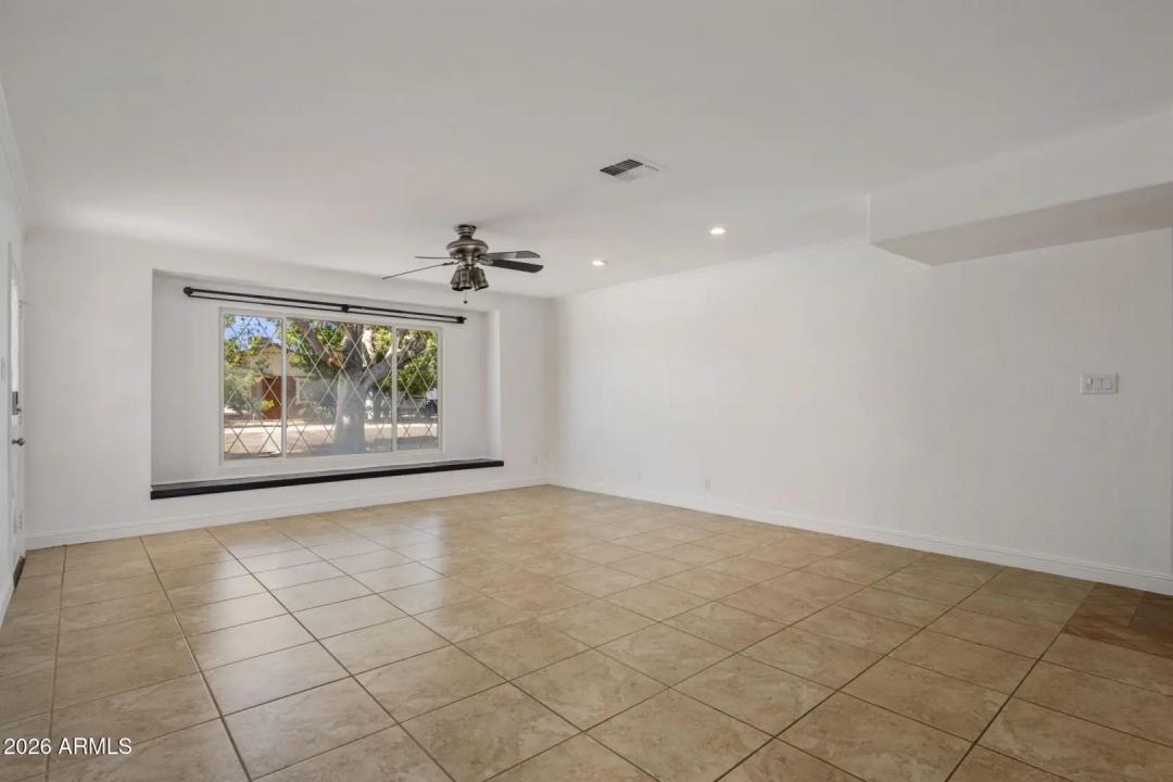 Real Estate Picture 10