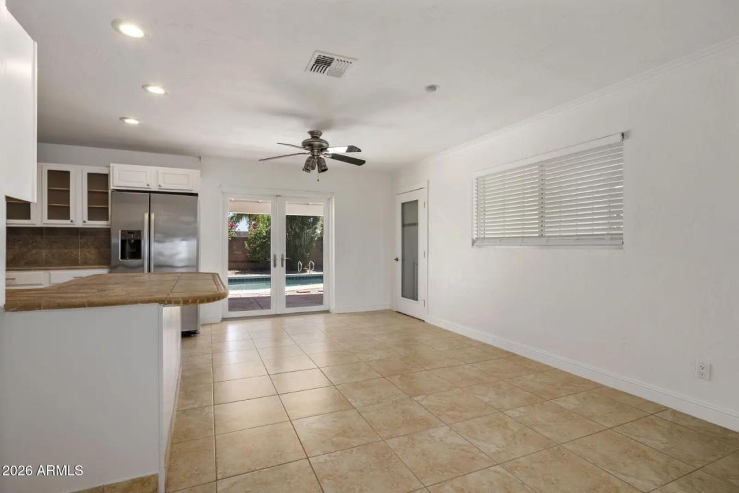 Real Estate Picture 14
