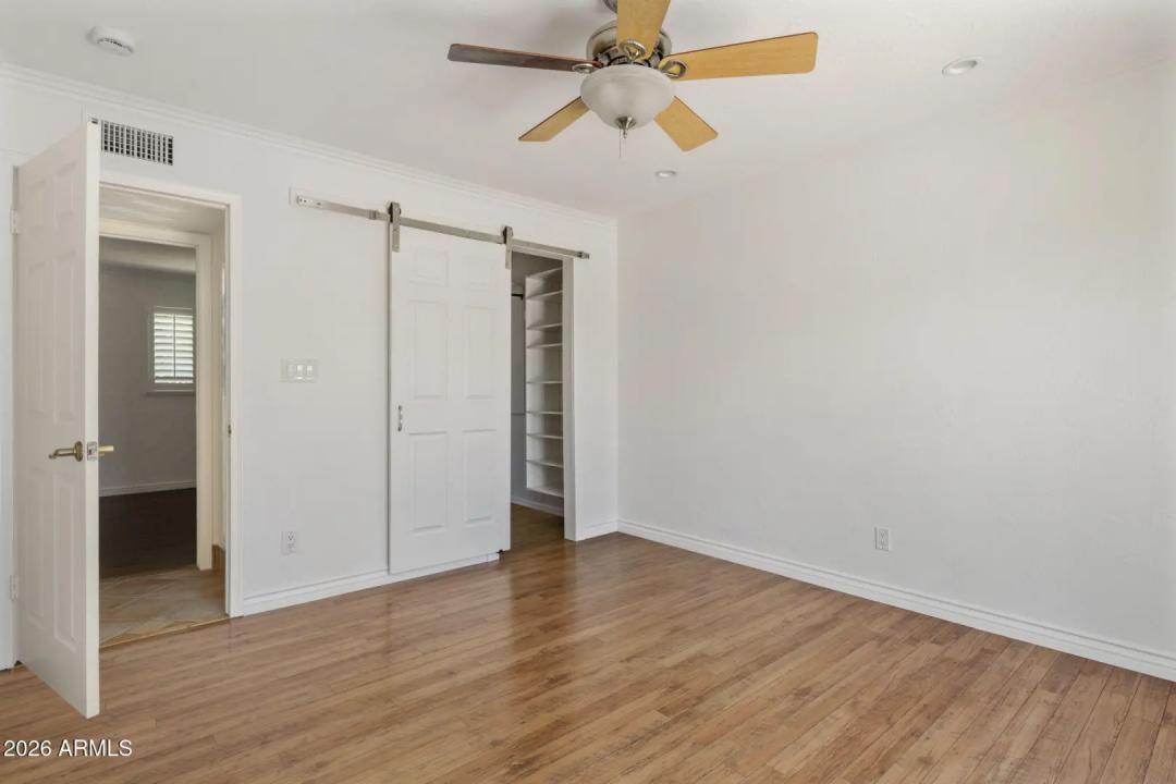 Real Estate Picture 21