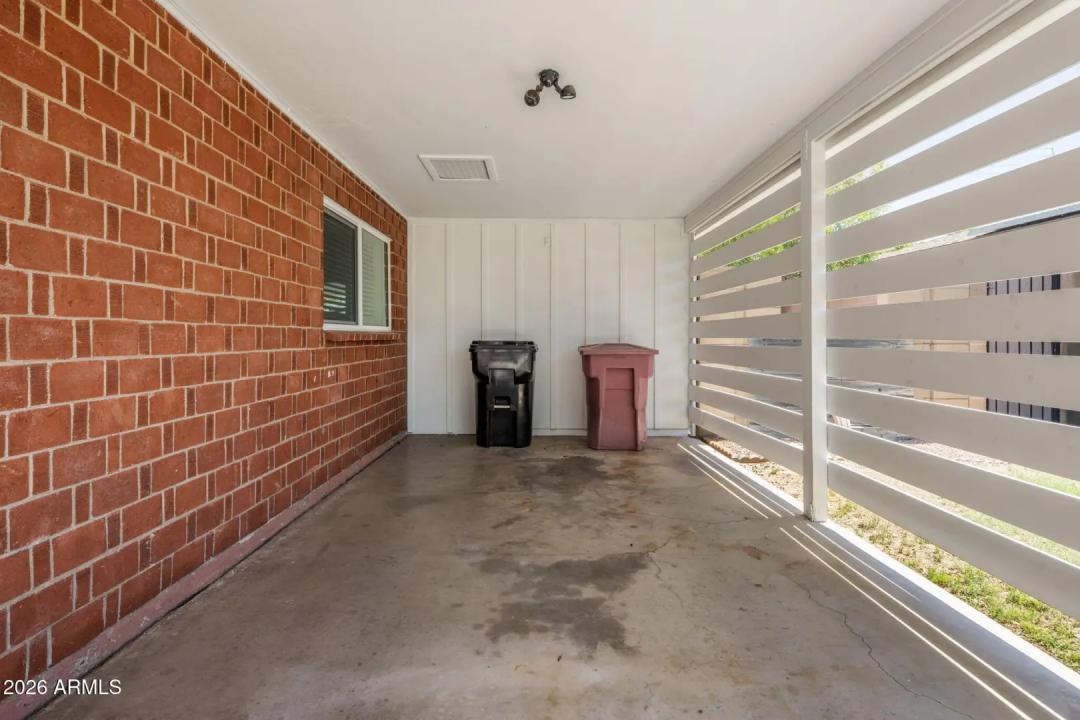 Real Estate Picture 33