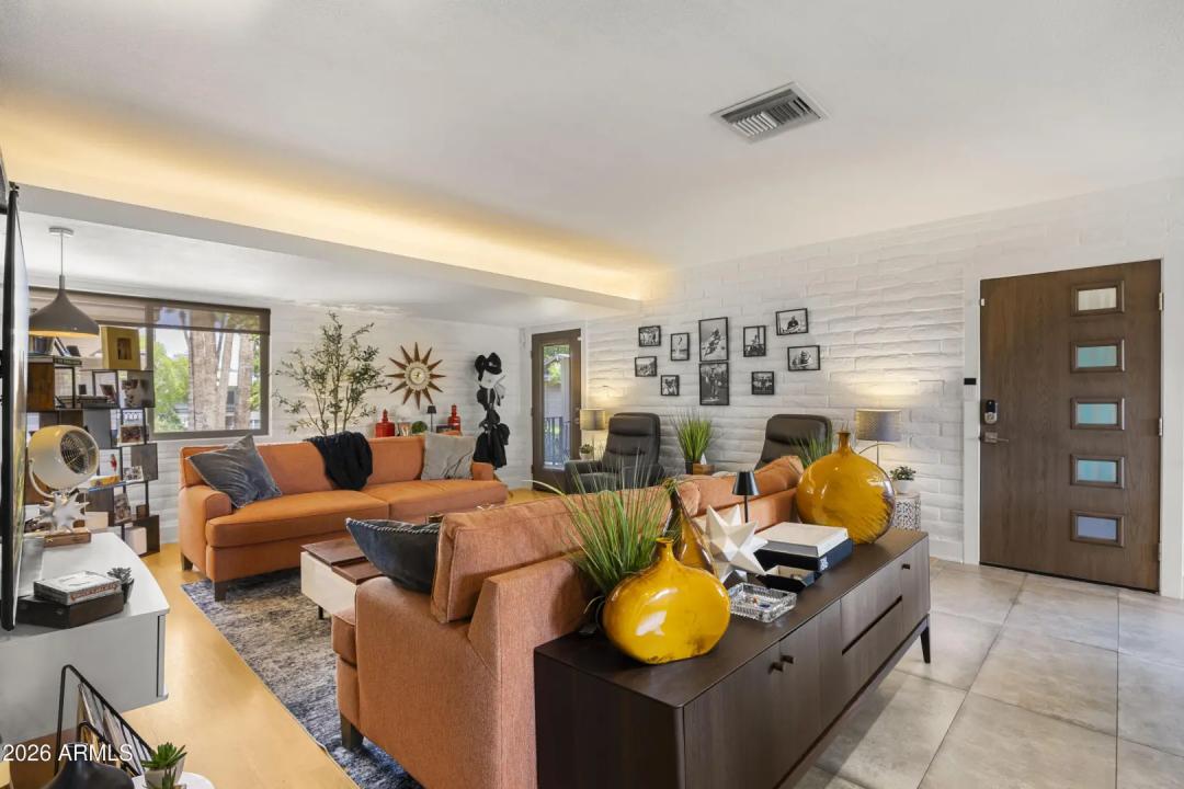 Real Estate Picture 2