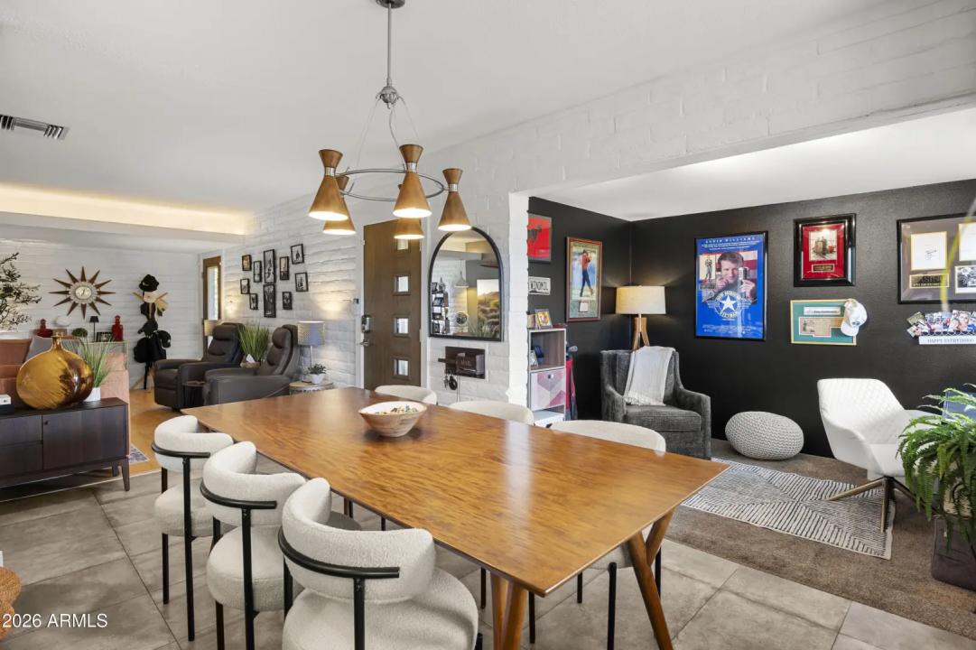 Real Estate Picture 5