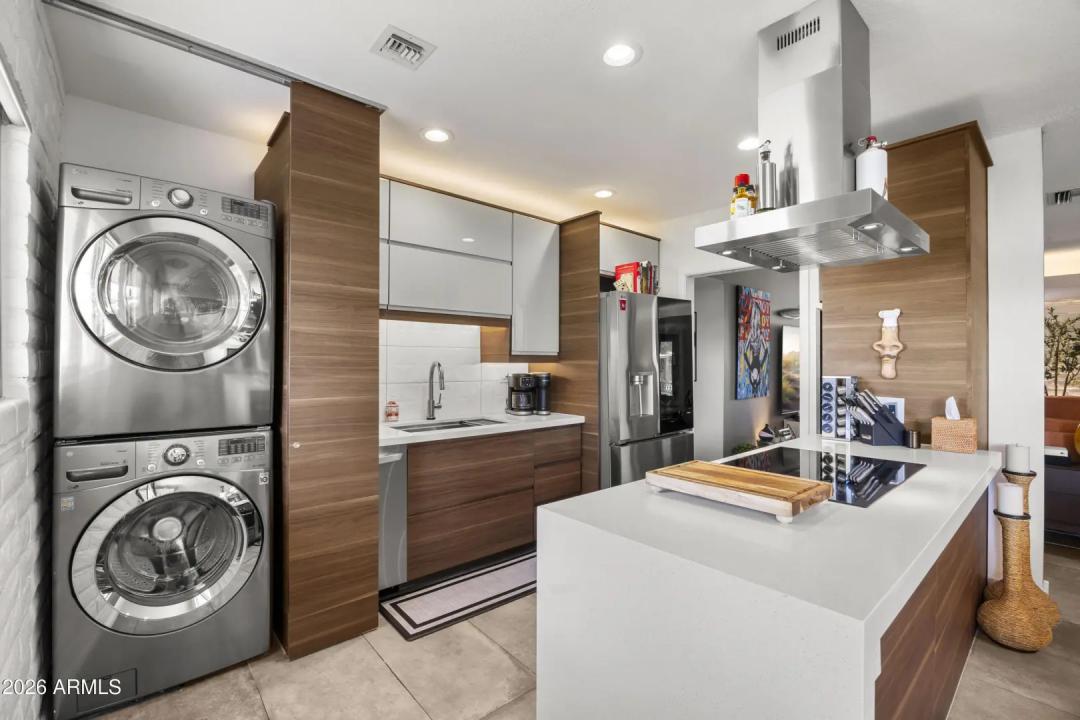 Real Estate Picture 9