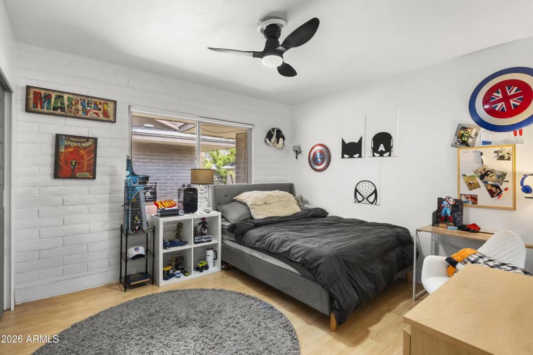 Real Estate Picture 16
