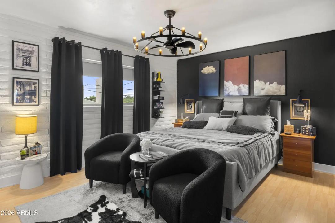 Real Estate Picture 12