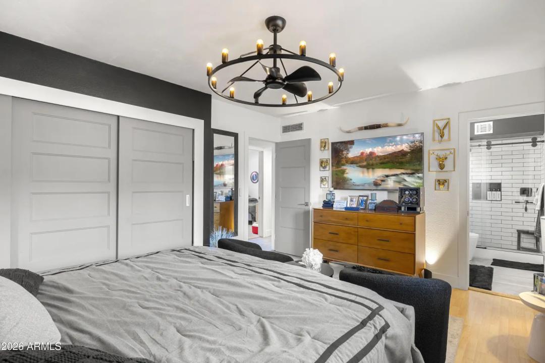 Real Estate Picture 14