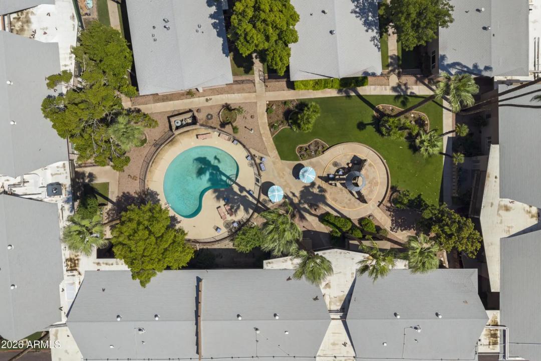 Real Estate Picture 24