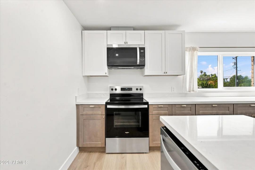 Real Estate Picture 5