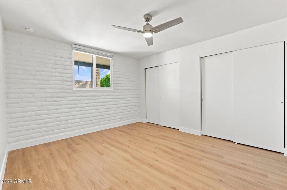 Real Estate Picture 16