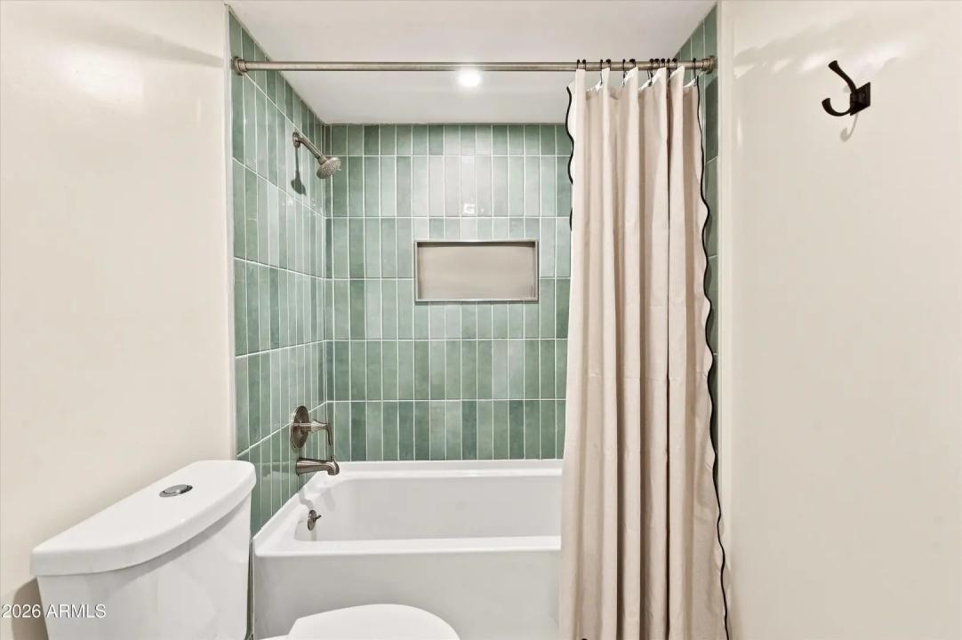 Real Estate Picture 13