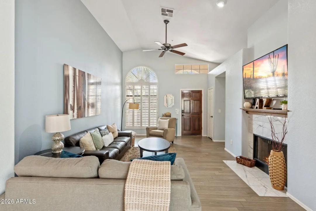Real Estate Picture 3