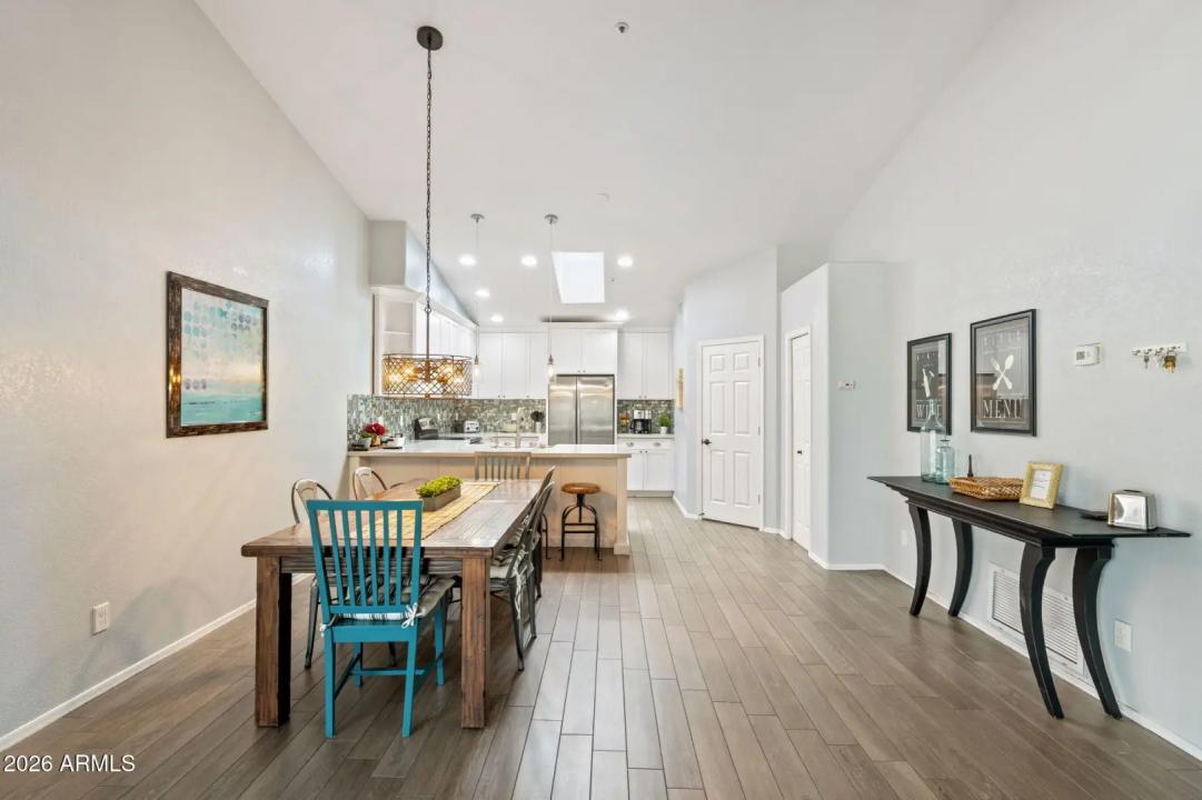 Real Estate Picture 7