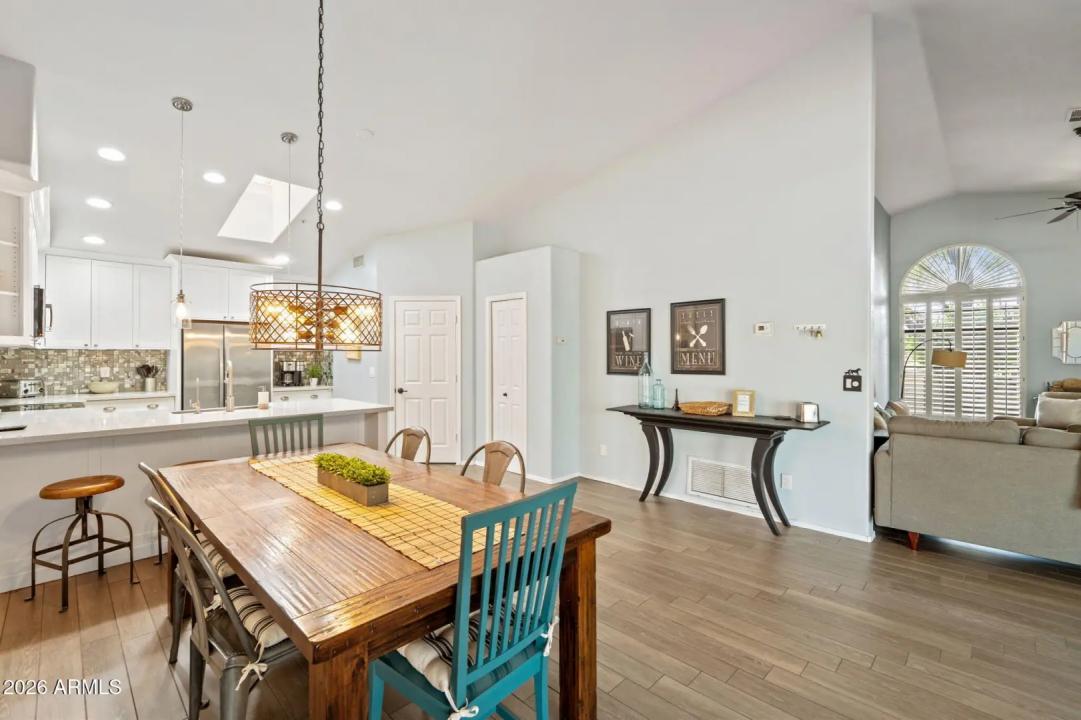 Real Estate Picture 8