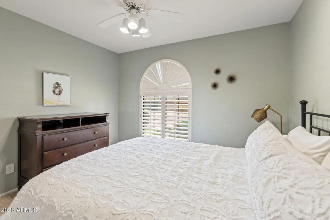 Real Estate Picture 24
