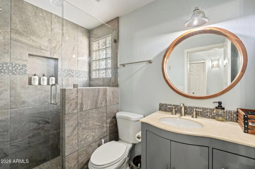 Real Estate Picture 25