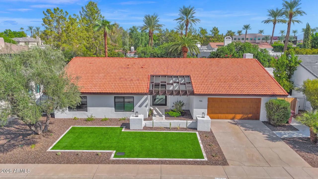 Real Estate Picture 3