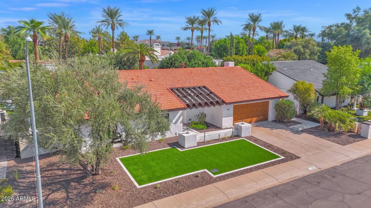 Real Estate Picture 4