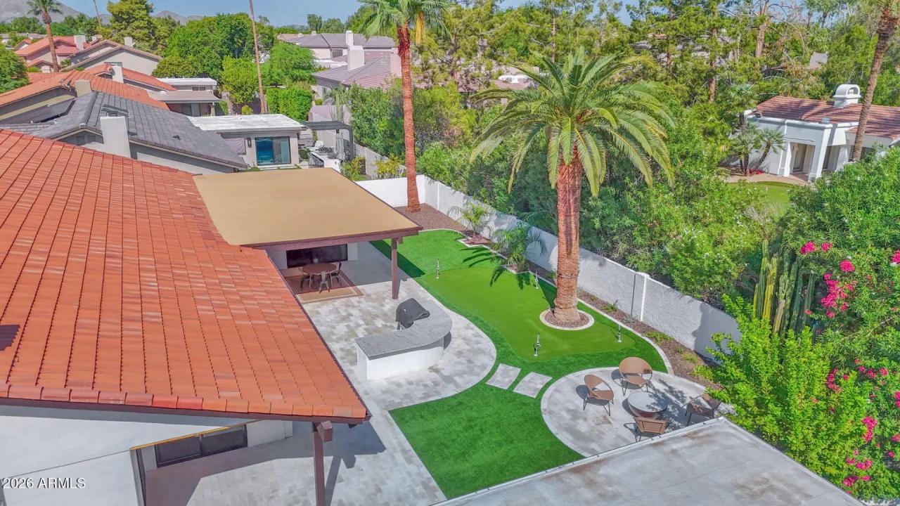 Real Estate Picture 7