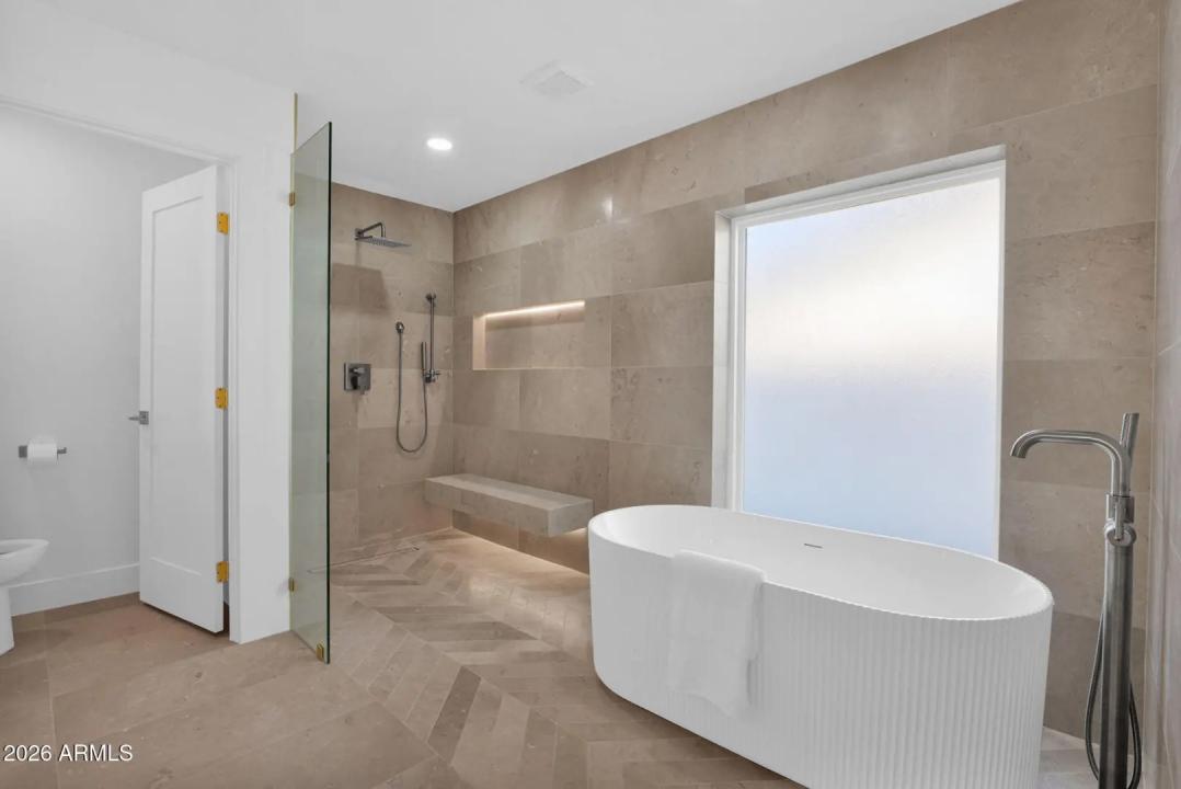 Real Estate Picture 30