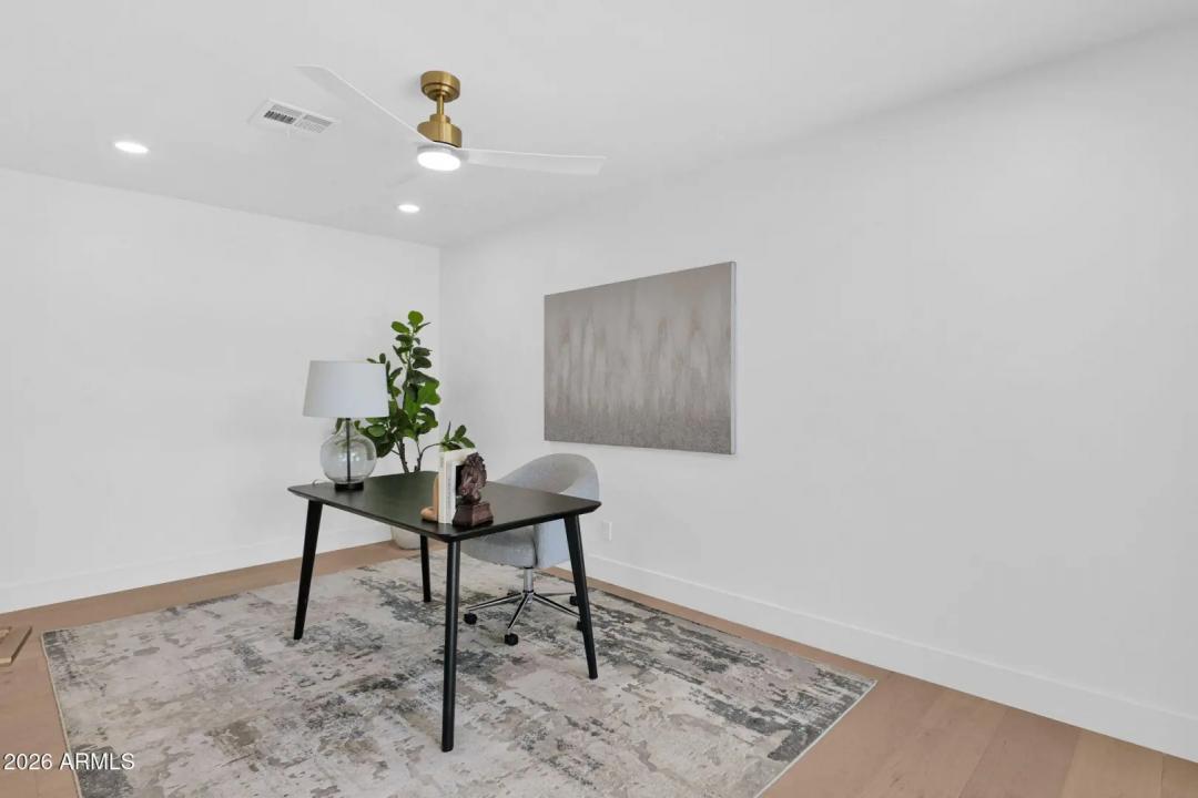 Real Estate Picture 33