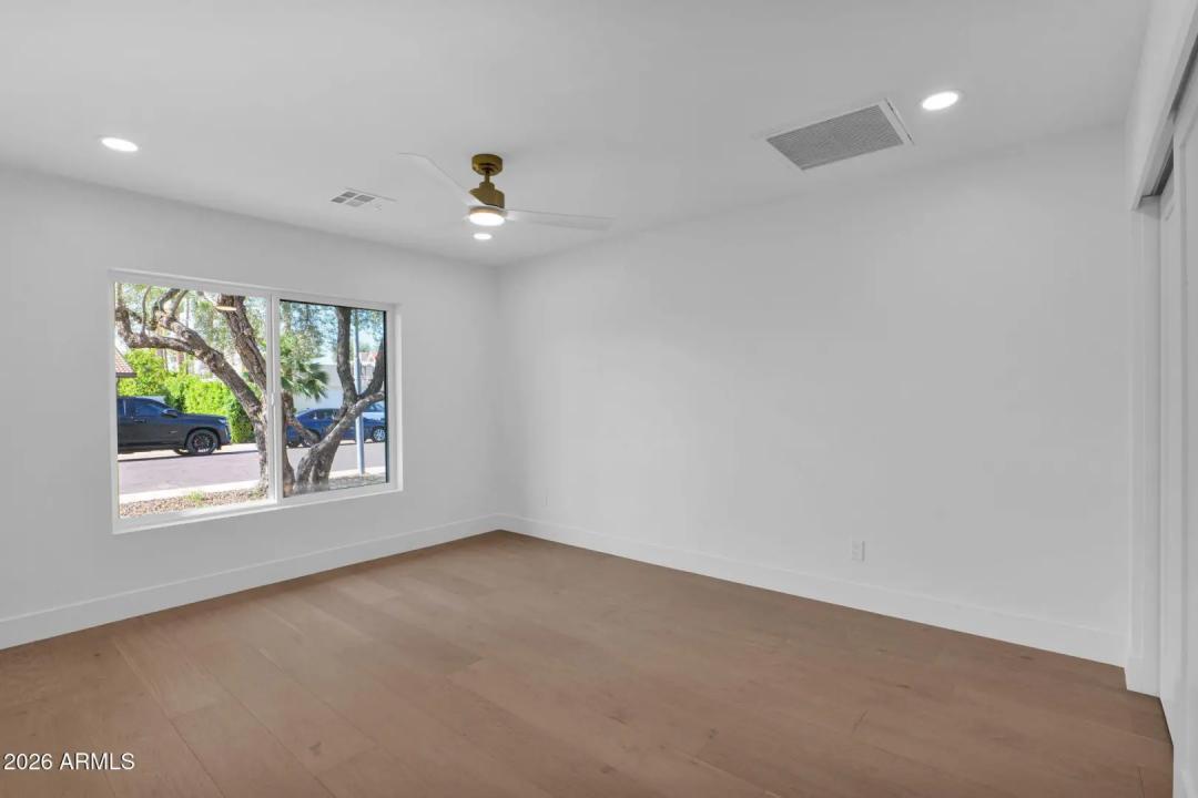 Real Estate Picture 35