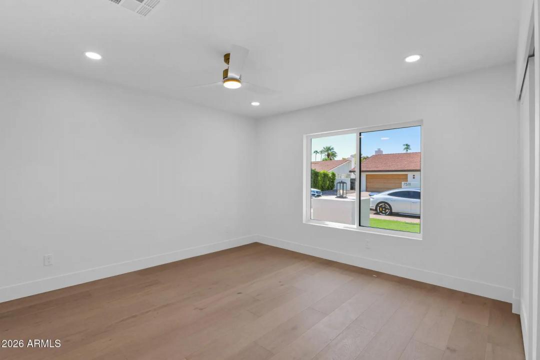 Real Estate Picture 36