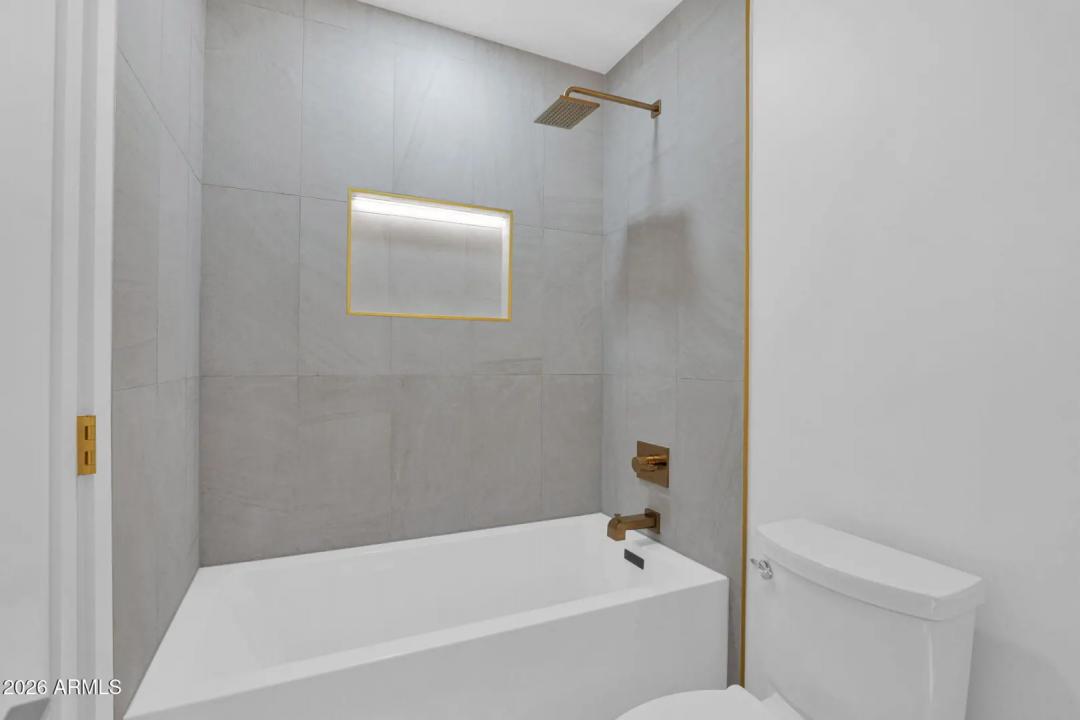 Real Estate Picture 27