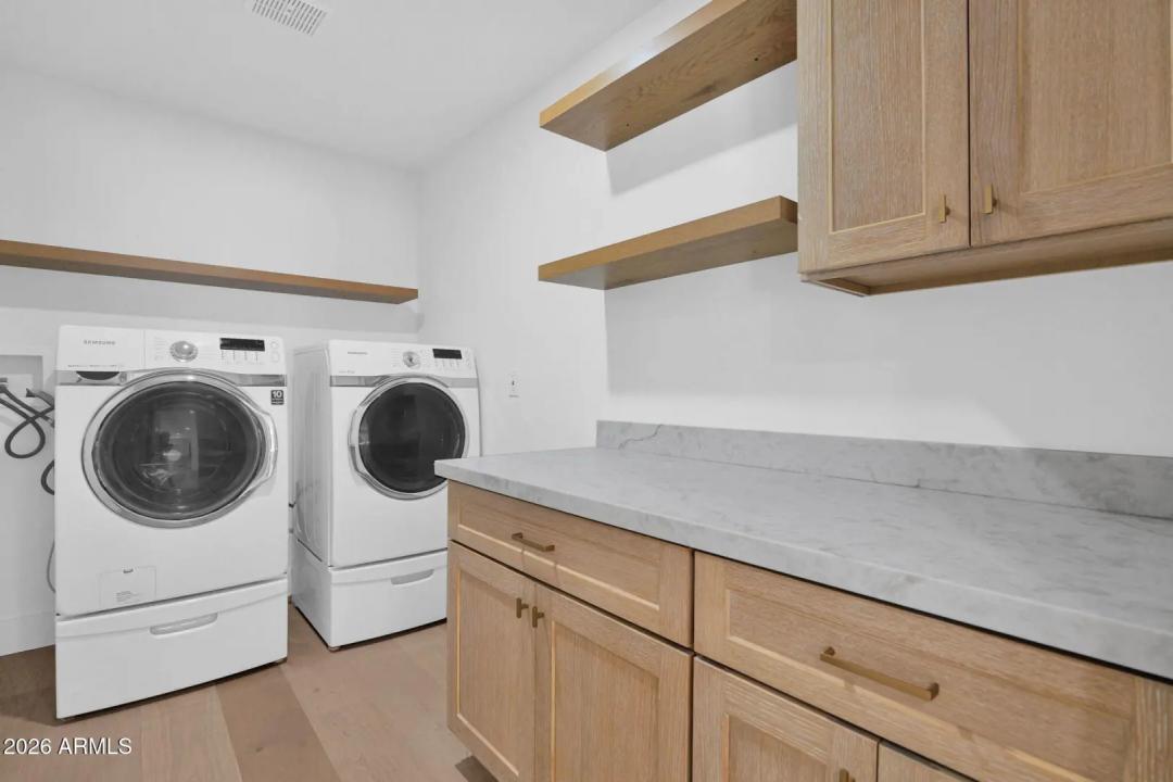 Real Estate Picture 37