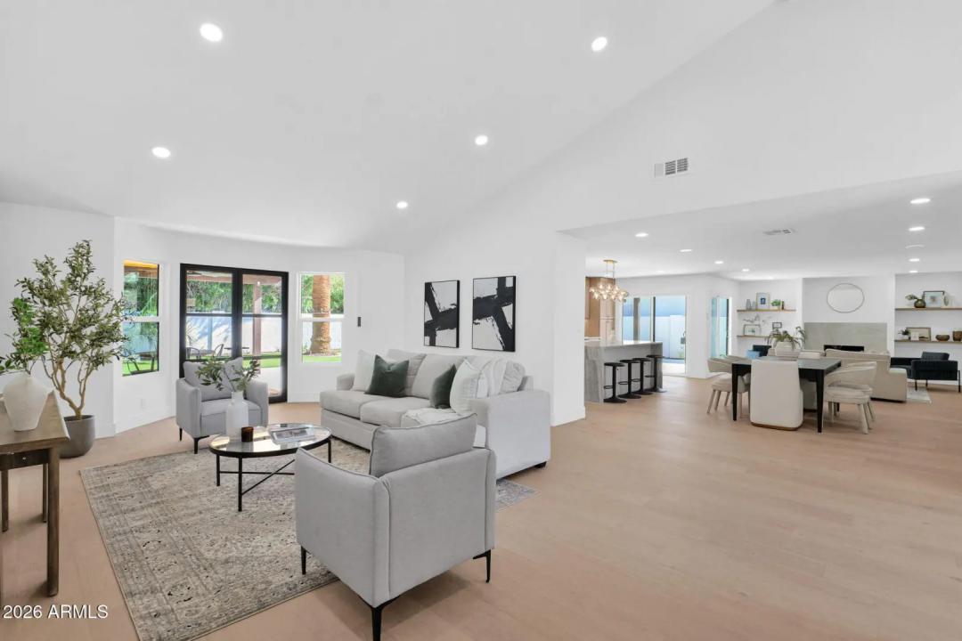 Real Estate Picture 12