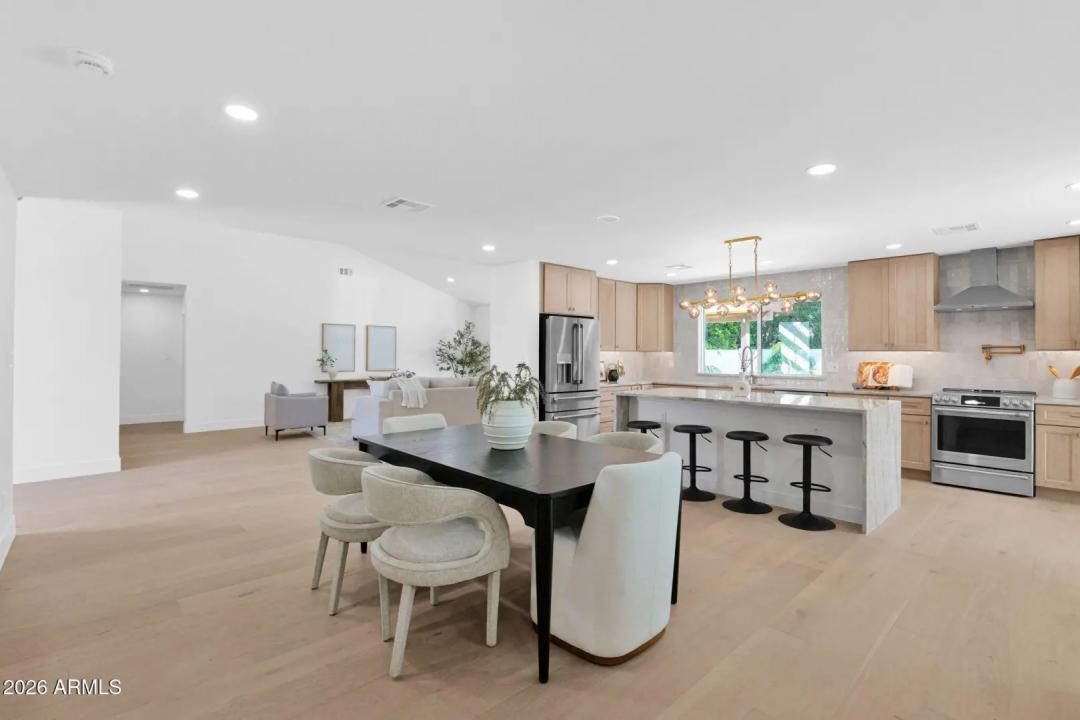 Real Estate Picture 15
