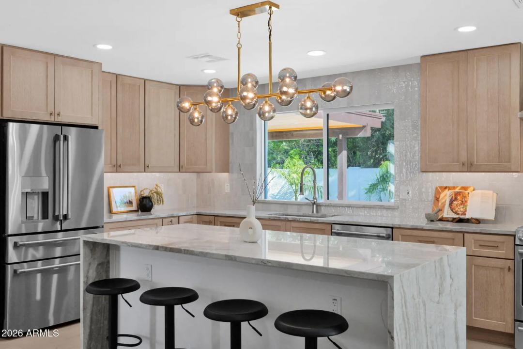Real Estate Picture 16