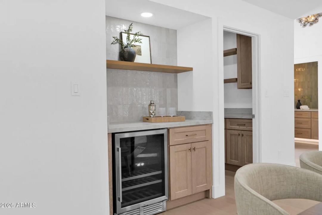 Real Estate Picture 24